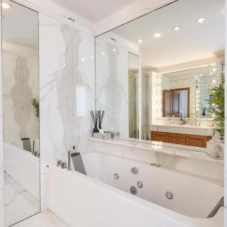 Con Piscina Privata