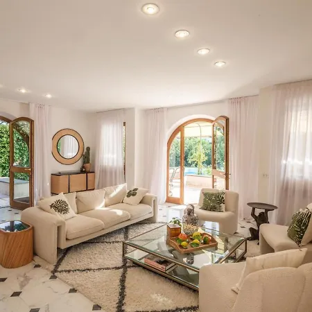 Con Piscina Privata Forte dei Marmi