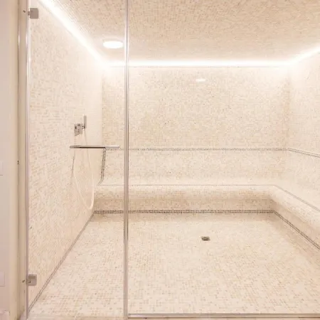 Con Piscina Privata