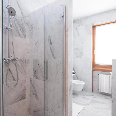 Con Piscina Privata *