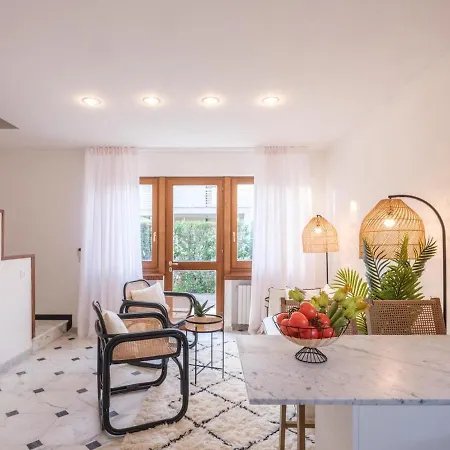 アパート Con Piscina Privata